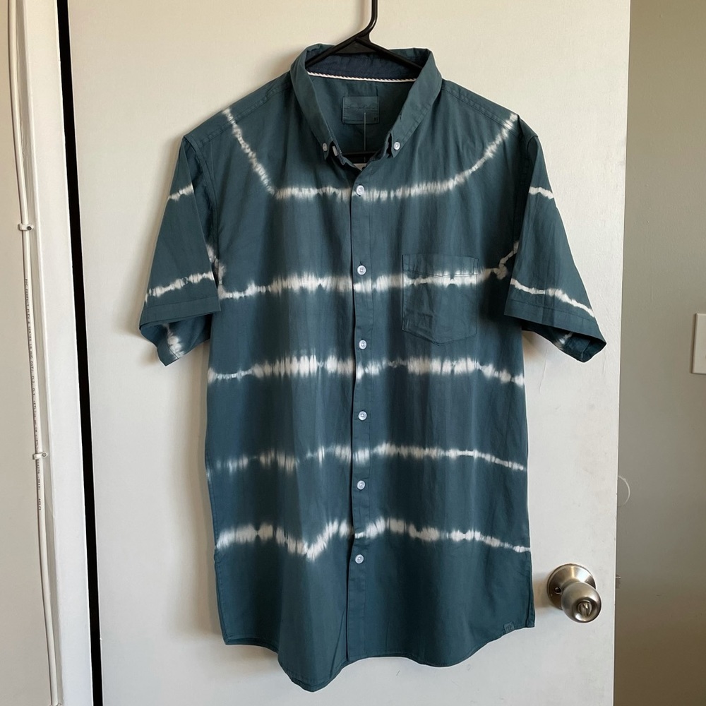 Sovereign Code LA Shirt - Size M